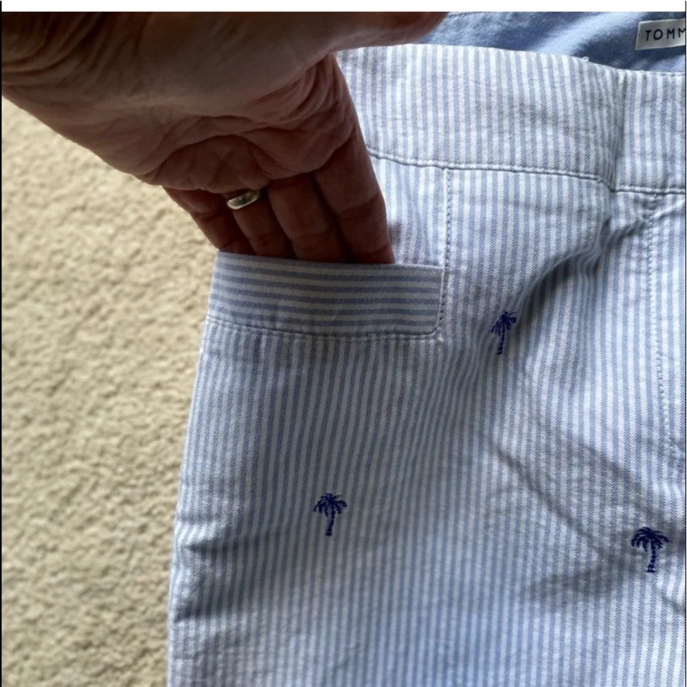 Tommy Hilfiger cropped pants
$26 $0 Size: 6| Tommy Hilfiger - Picture 3 of 3
